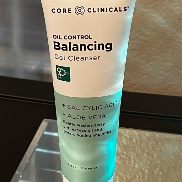 Core Clinicals OIL CONTROL Balancing Gel Cleanser brand new sealed 8 oz - Picture 5 of 8